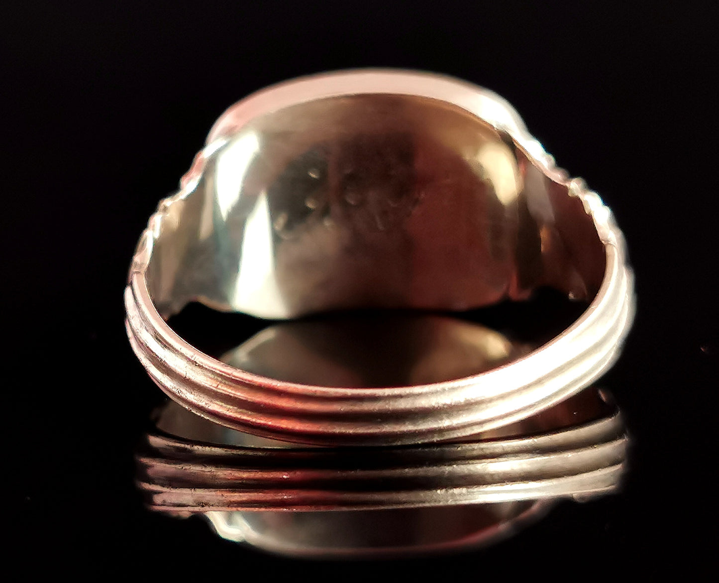 Antique Georgian mourning ring, 9ct Rose gold, hairwork