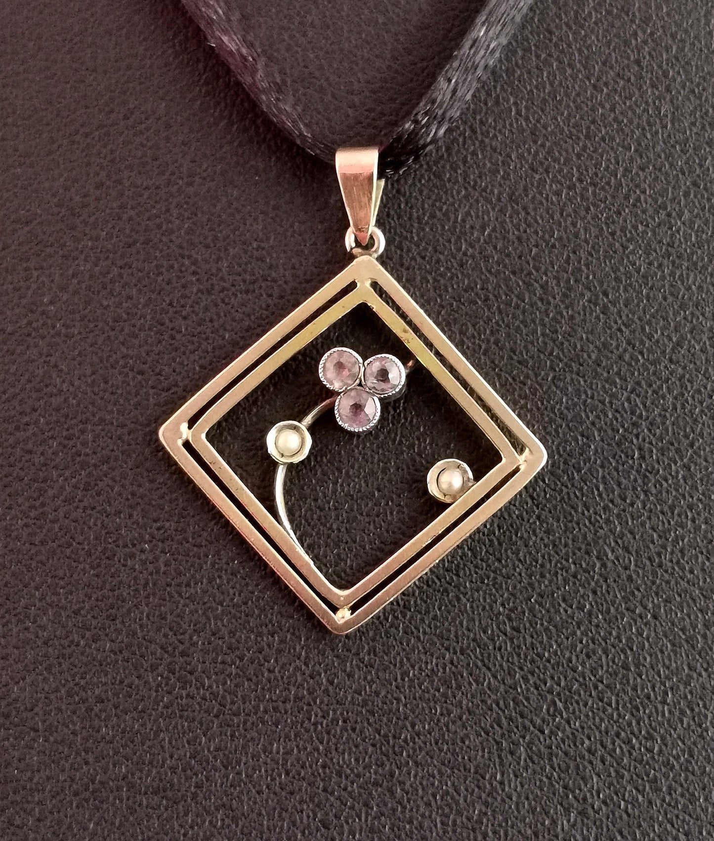 Antique Art Nouveau Amethyst and pearl pendant, 9ct gold, trefoil, floral