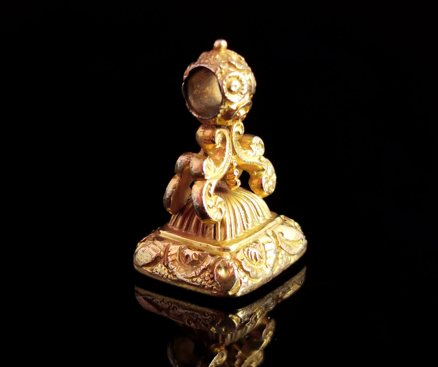 Antique Victorian Gold cased Carnelian seal fob pendant