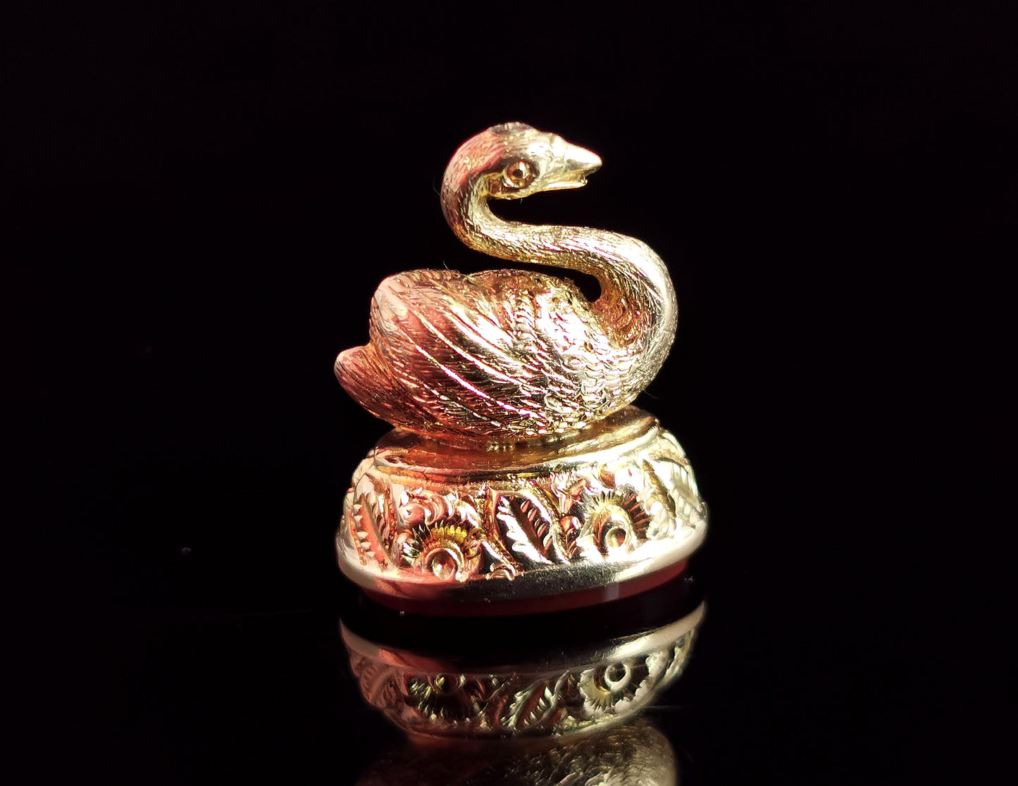 Antique 9ct gold Swan seal fob, Carnelian