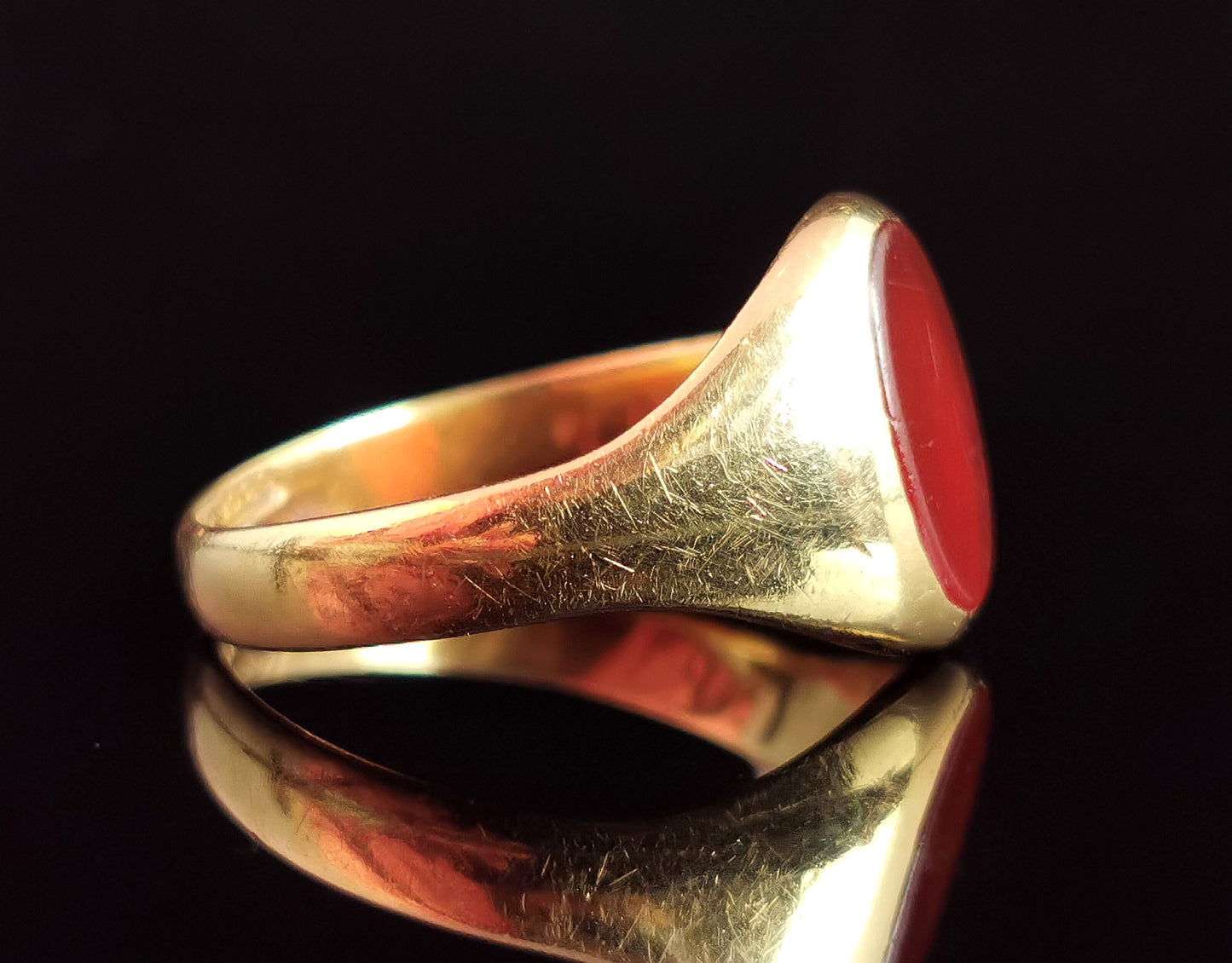 Antique Art Deco 18ct gold signet ring, Carnelian