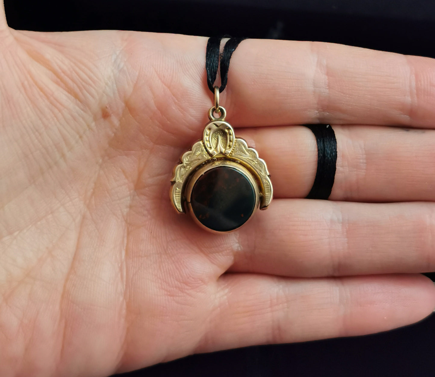 Antique 9ct gold Horseshoe swivel fob pendant, Carnelian and Bloodstone