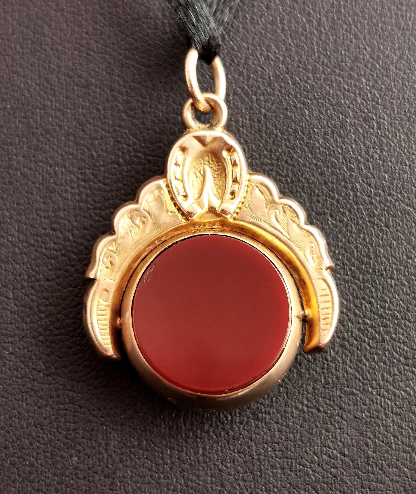 Antique 9ct gold Horseshoe swivel fob pendant, Carnelian and Bloodstone