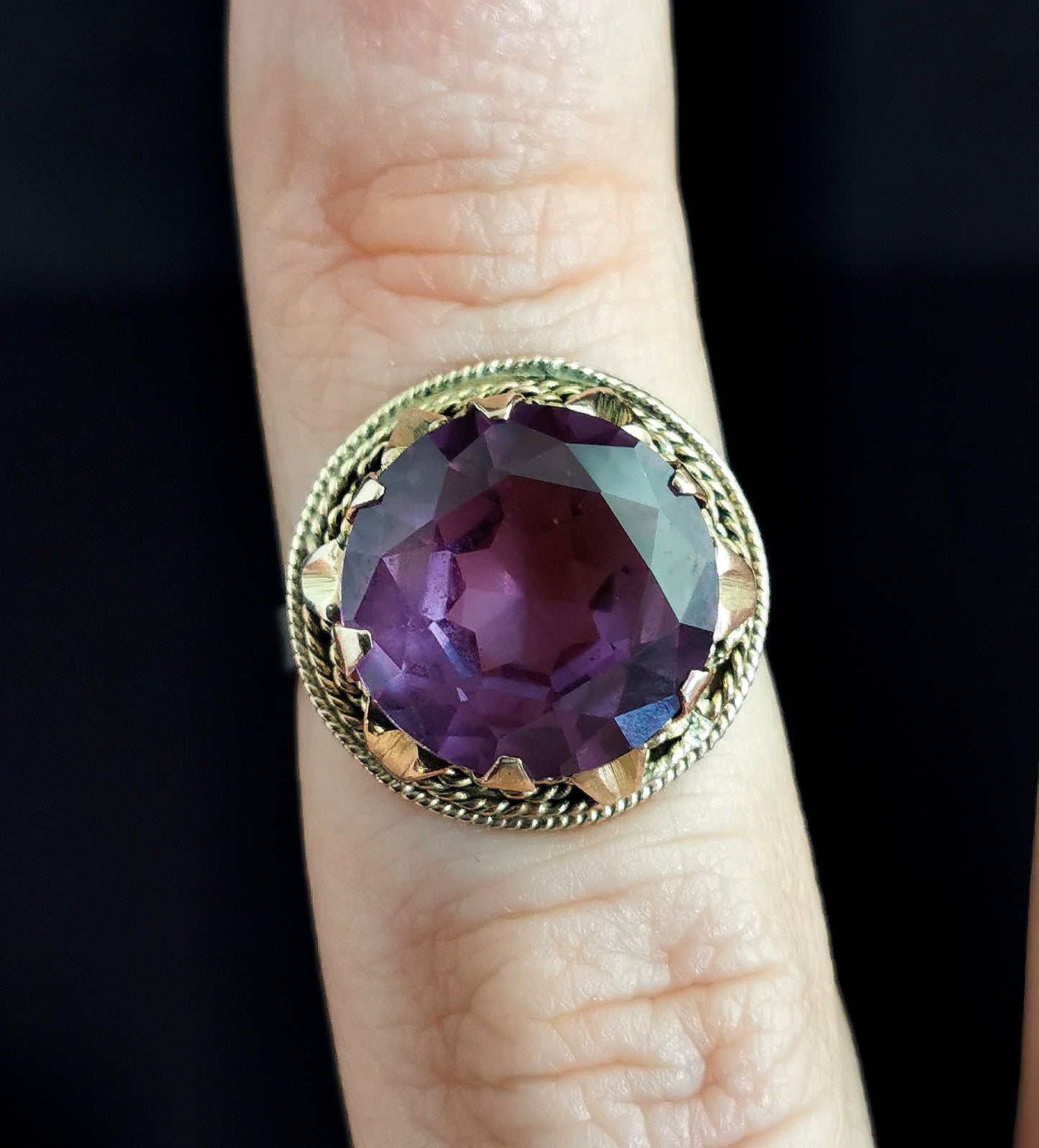 Vintage Colour change sapphire cocktail ring, 12ct gold, Egyptian