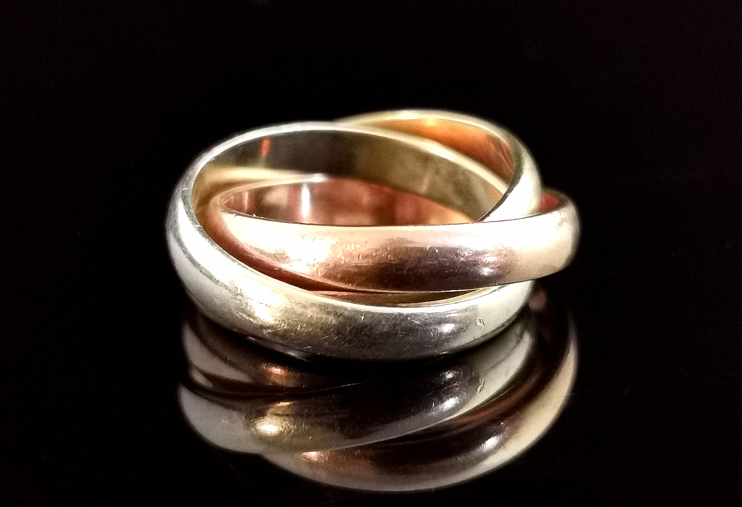 Vintage Russian wedding ring, tri colour 9ct gold, Interlocking bands