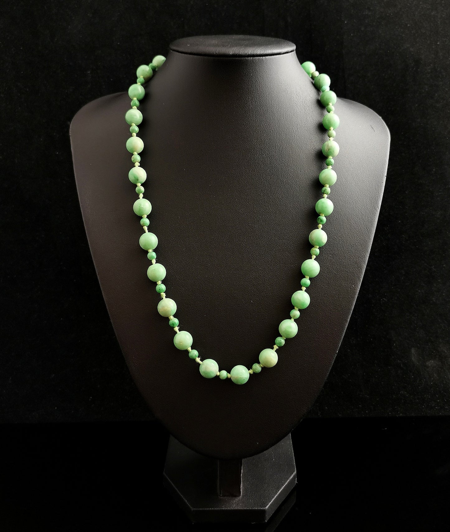 Antique jade bead necklace, Art Deco, c1910s