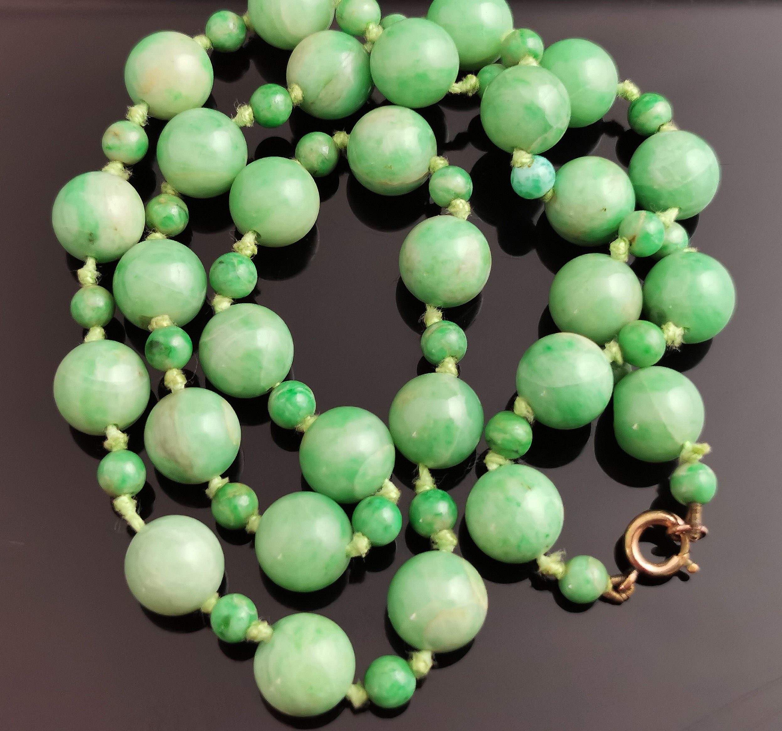 Vintage jade best sale bead necklace