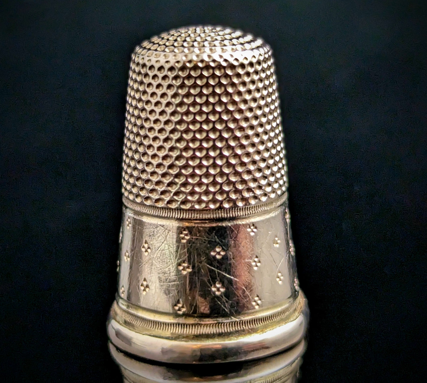 Antique French 18ct gold thimble, 19th century