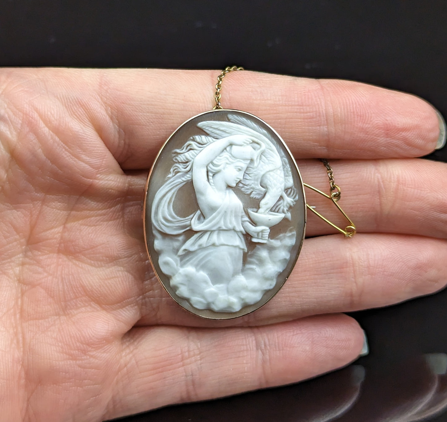 Antique cameo brooch, 9ct gold, Hebe and the Eagle Zeus