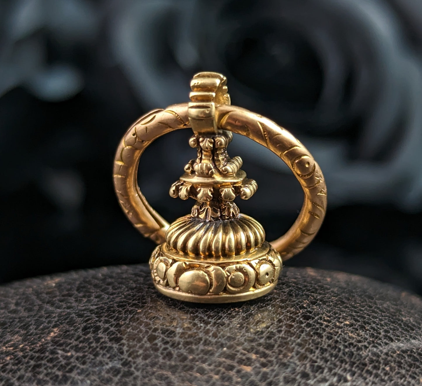 Antique Georgian seal fob pendant, Split ring, Chalcedony