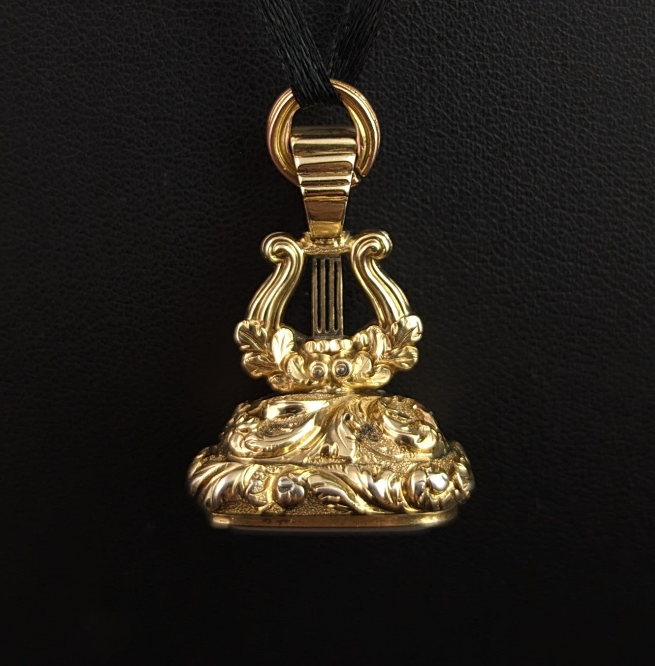 Antique Gold cased Lyre seal fob pendant, Chalcedony, Victorian