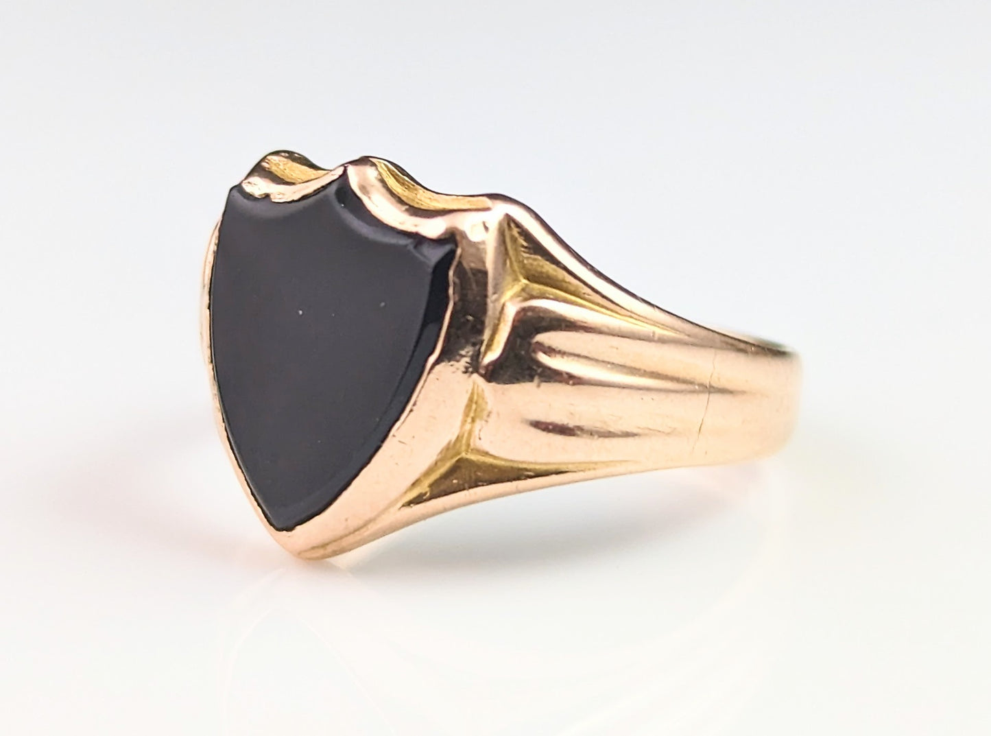 Antique 15ct Rose gold and Onyx signet ring, Shield shaped, pinky, Victorian