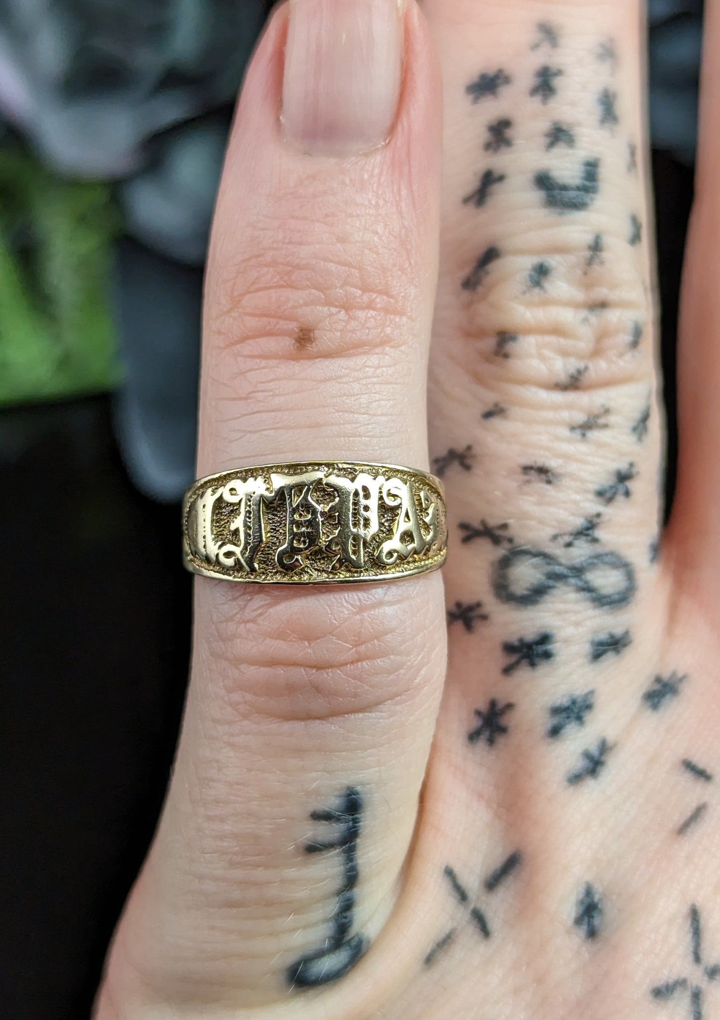 Antique 18k gold Mizpah ring, yellow gold, Victorian