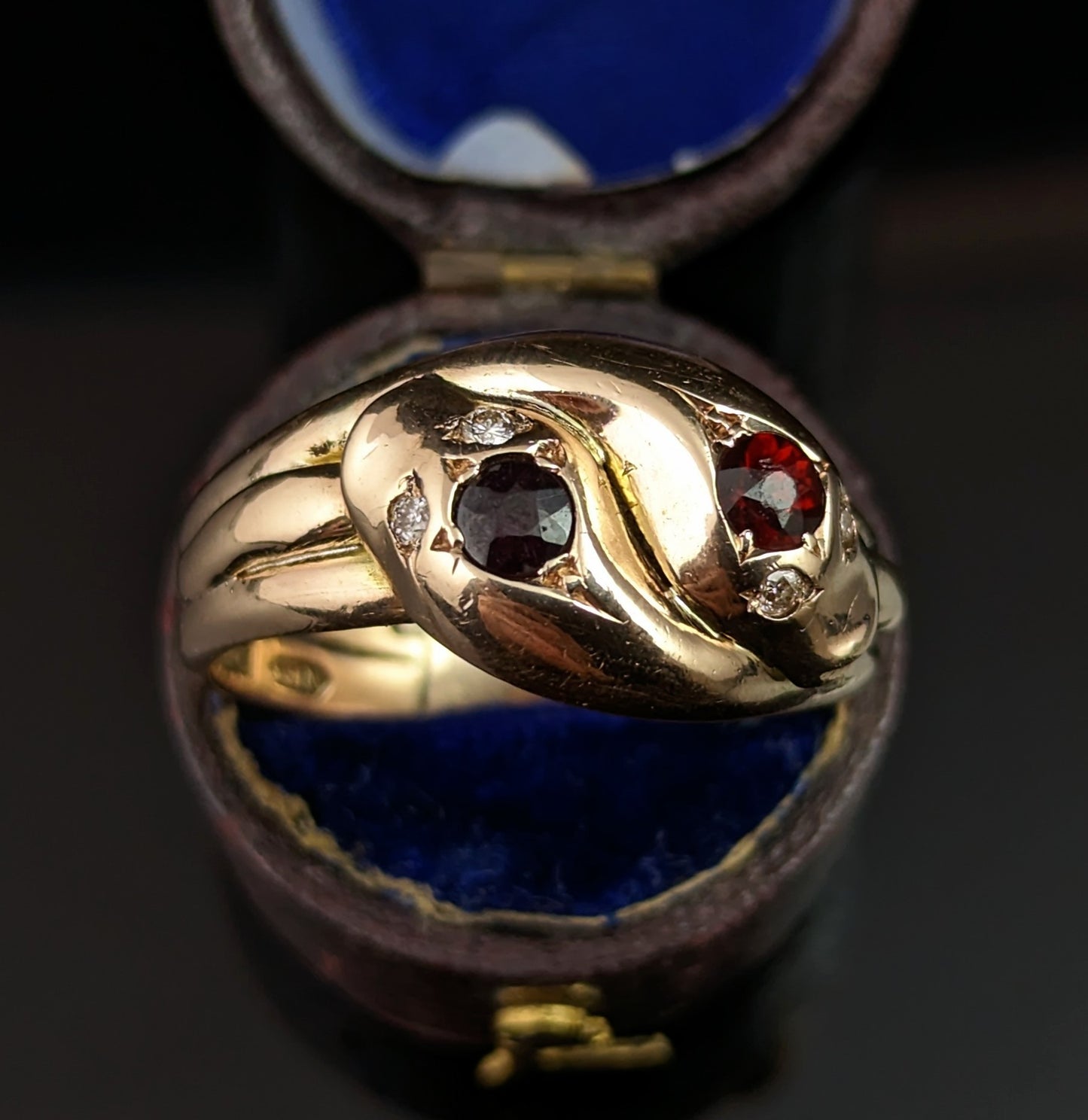 Vintage Art Deco snake ring, Garnet and Diamond, 9ct gold