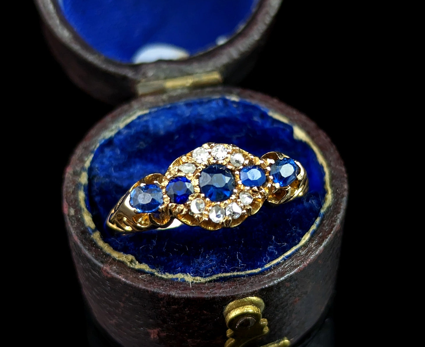 Antique Sapphire and diamond cluster ring, 18ct gold, Edwardian