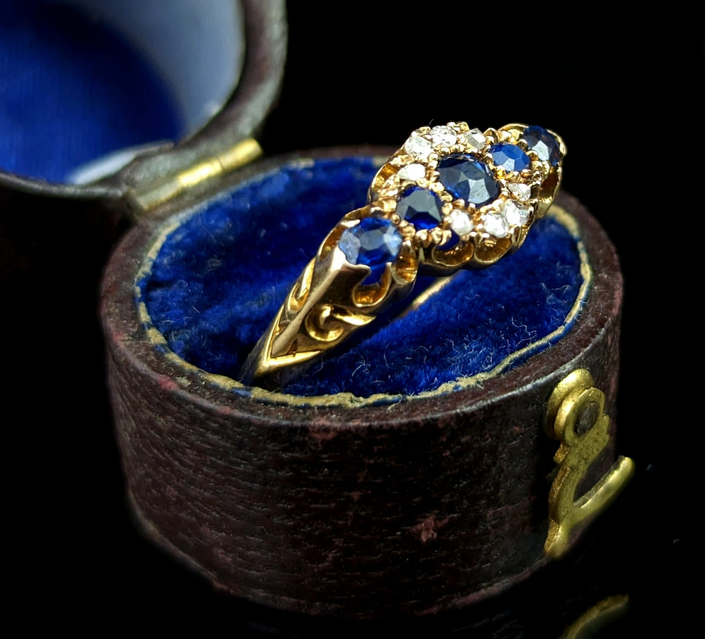 Antique Sapphire and diamond cluster ring, 18ct gold, Edwardian