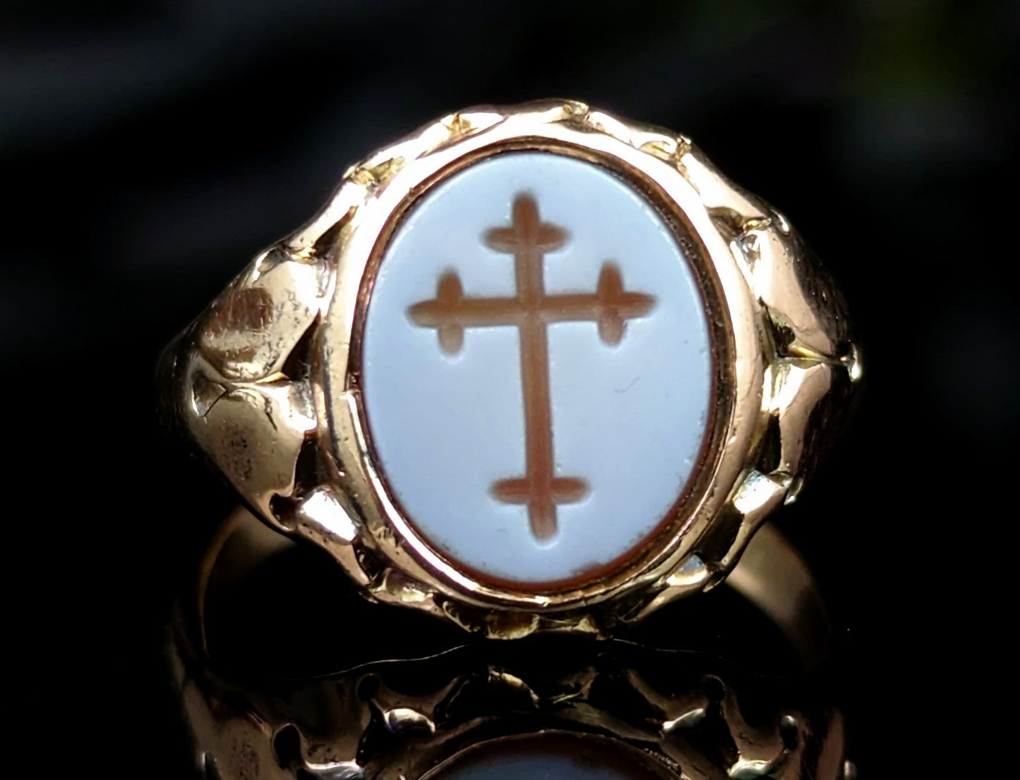 Antique Sardonyx signet ring, Cross, 9ct gold, Victorian