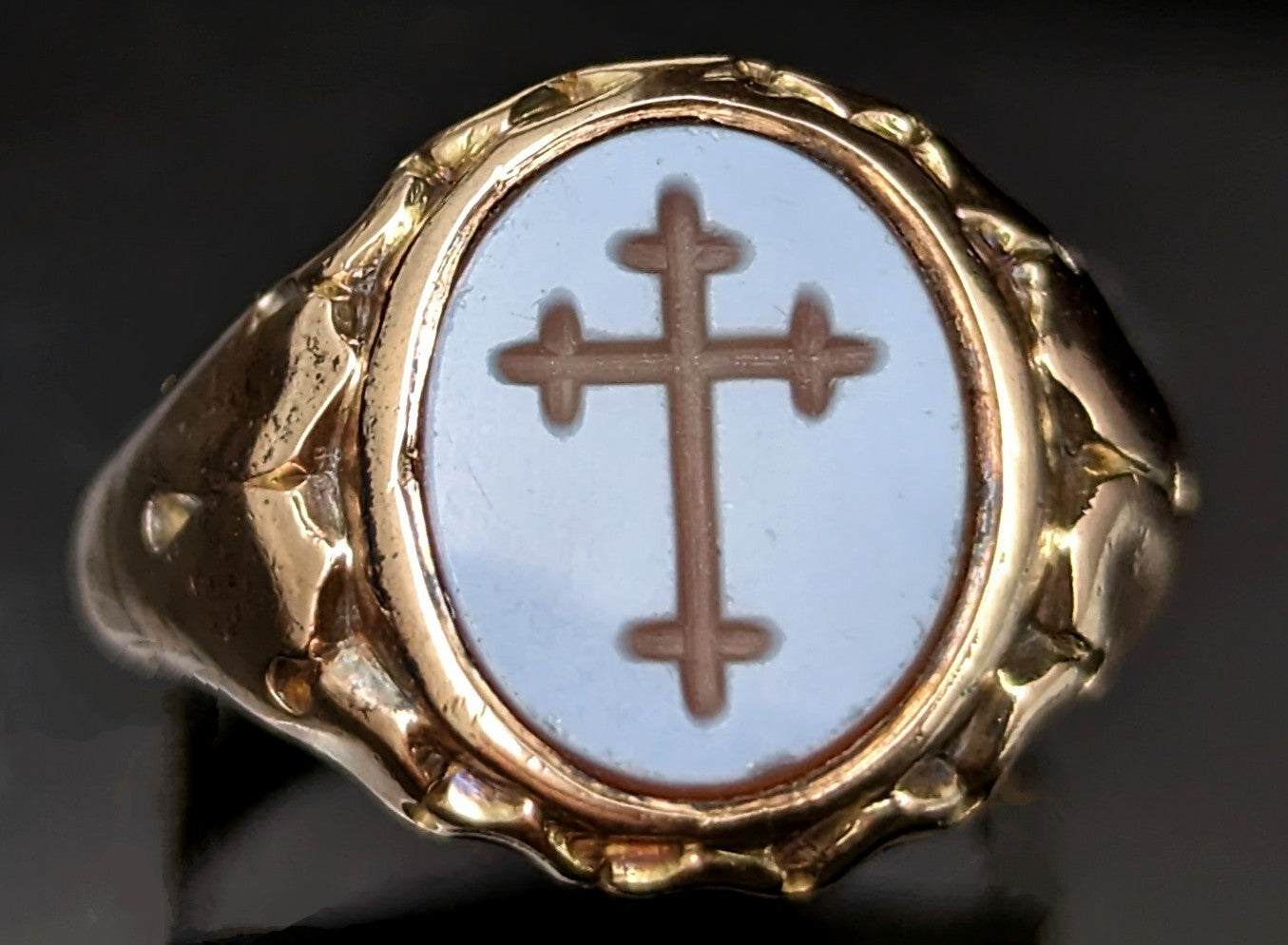 Antique Sardonyx signet ring, Cross, 9ct gold, Victorian