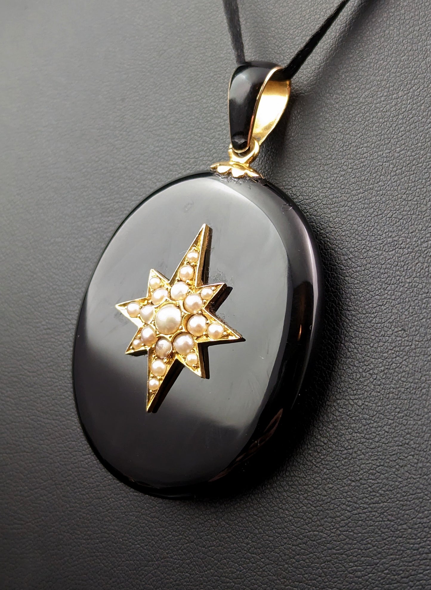 Antique Victorian Mourning locket, 15ct gold and Pearl star, Whitby Jet
