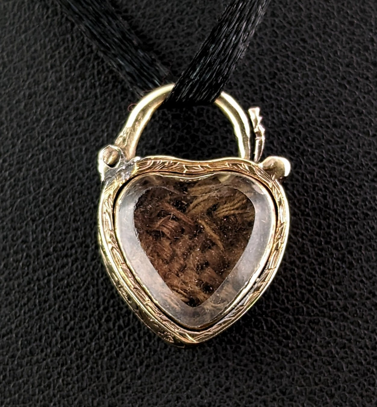 Antique Mourning heart padlock pendant, Agate and Hairwork, 9ct gold