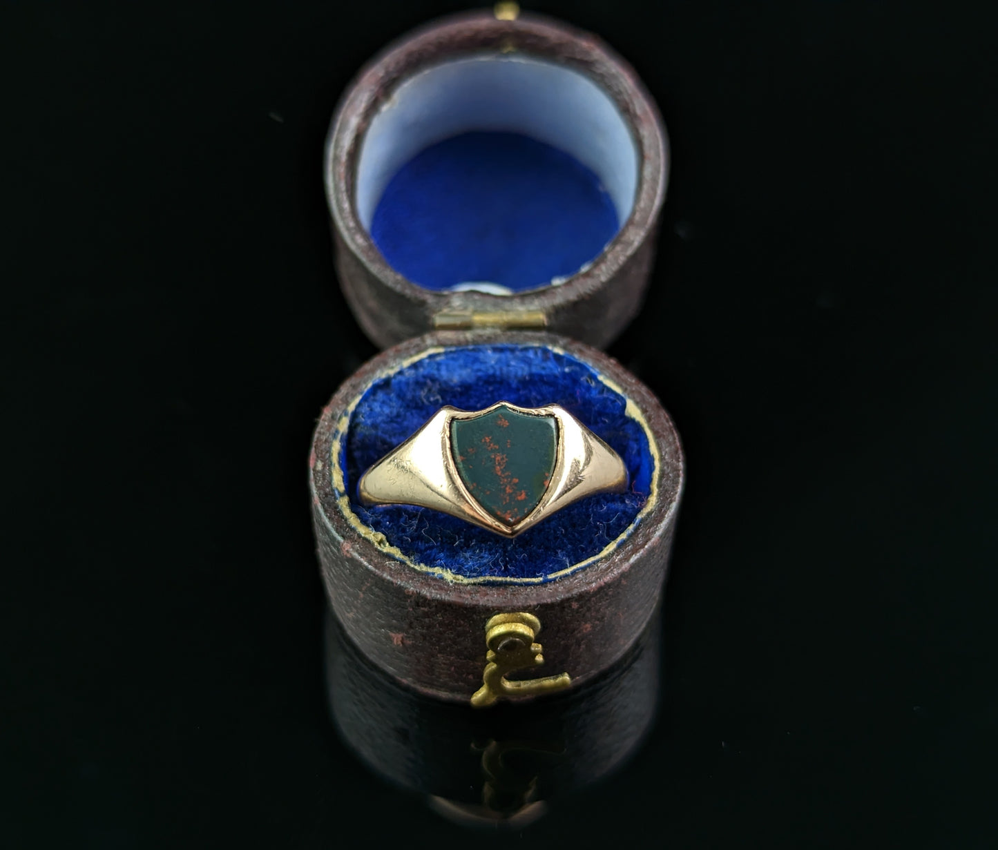 Antique Bloodstone signet ring, Shield shaped, 9ct gold