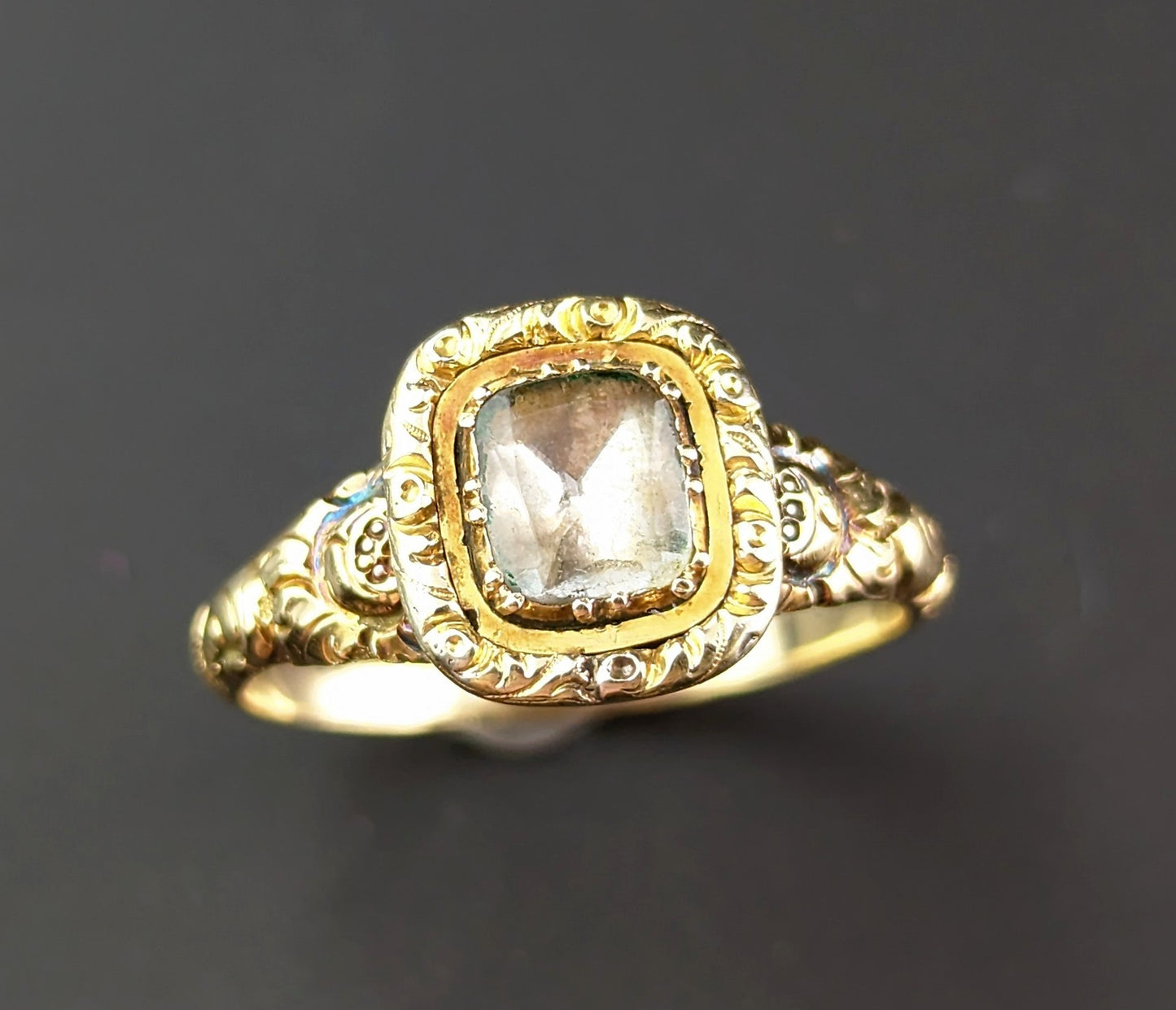Antique Georgian foiled Quartz ring, 12ct gold, Chased and engraved