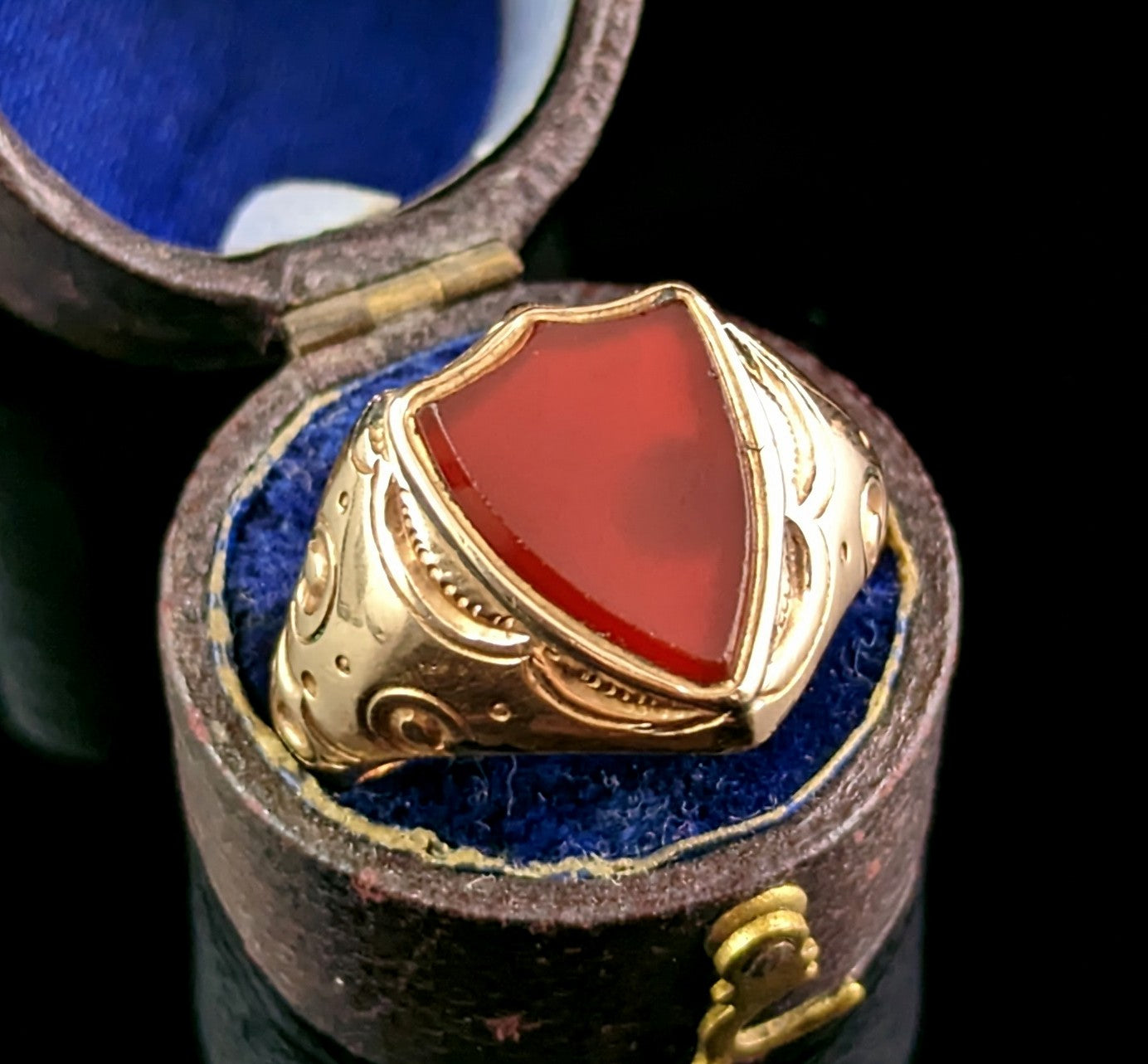 Antique Carnelian signet ring, shield shaped, Edwardian, engraved 9ct gold