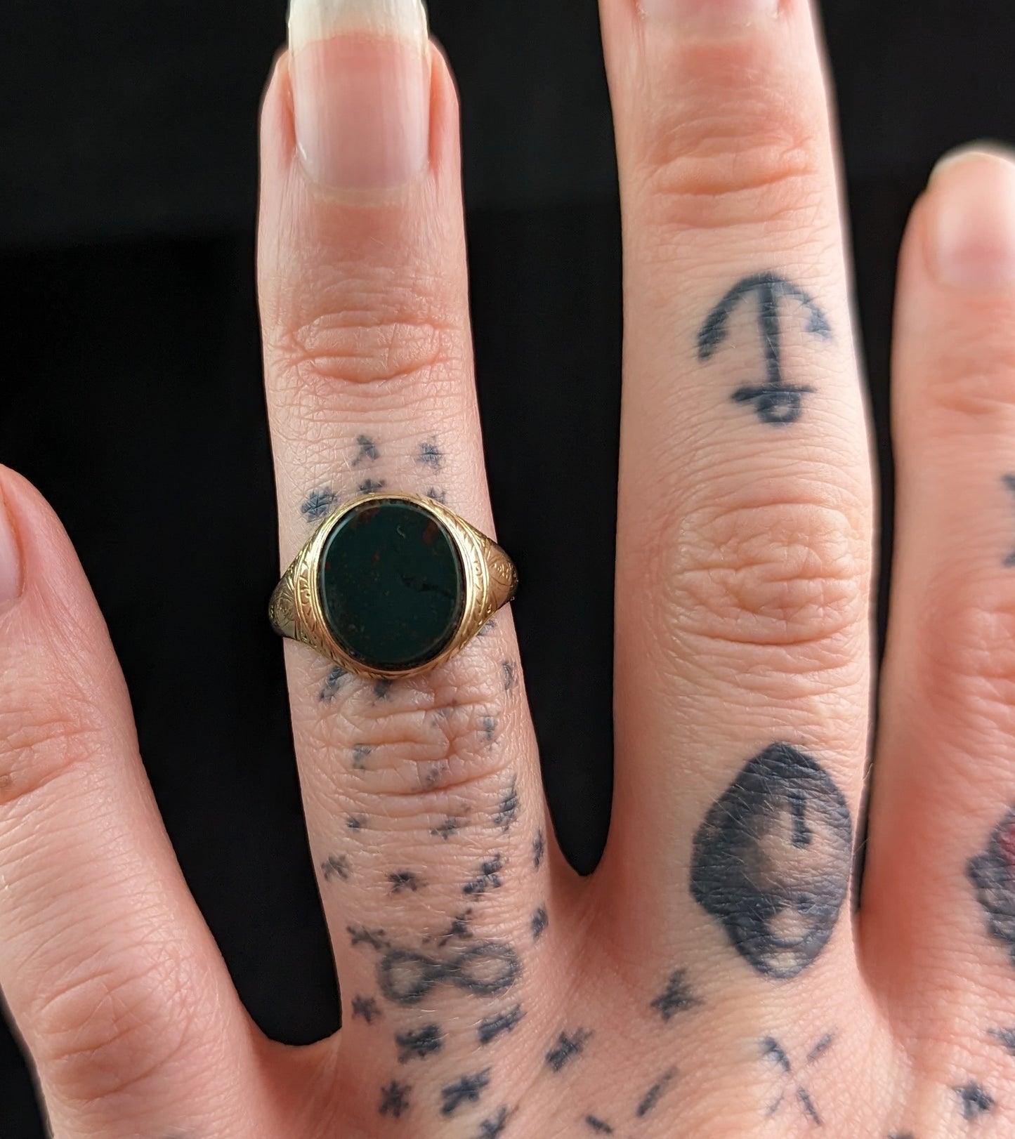 Antique Victorian 15ct gold Bloodstone signet ring, Engraved