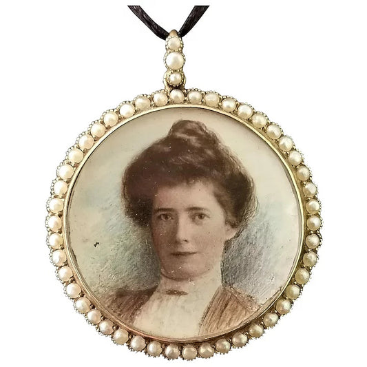 Victorian portrait miniature pendant locket, 9ct gold, seed pearl
